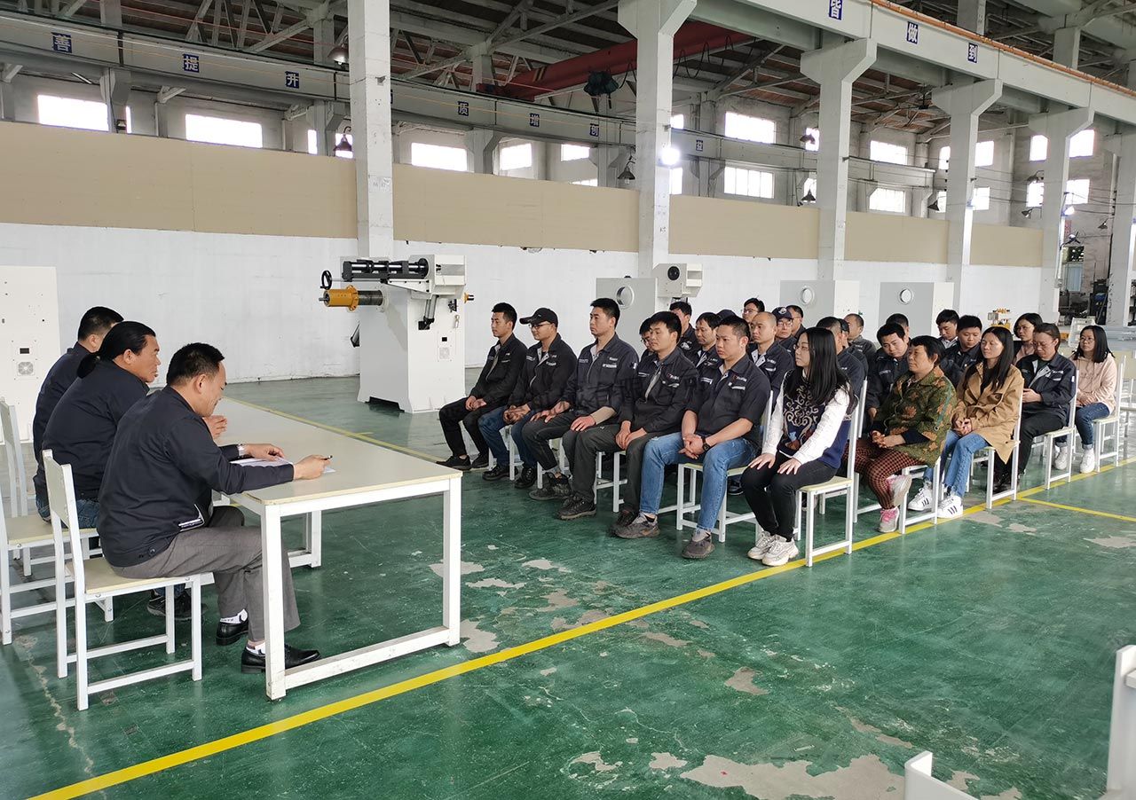 三合一送料機(jī)車(chē)間工作部署